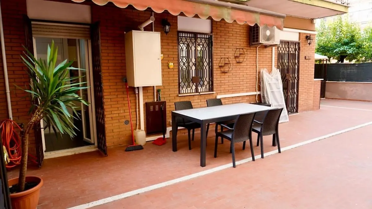 Apartament Cozy Urban Retreat Near Centocelle Park & Metro Rzym