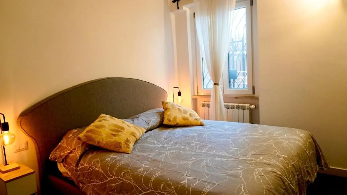 Apartament Cozy Urban Retreat Near Centocelle Park & Metro Rzym